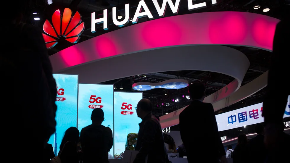 En Huaweimonter under en mässa i Peking 2019.
