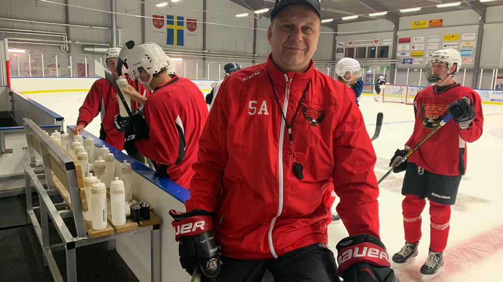 Tierps tränare Stefan Andersson hoppas att laget kommer tillhöra övre halvan av tabellen. 