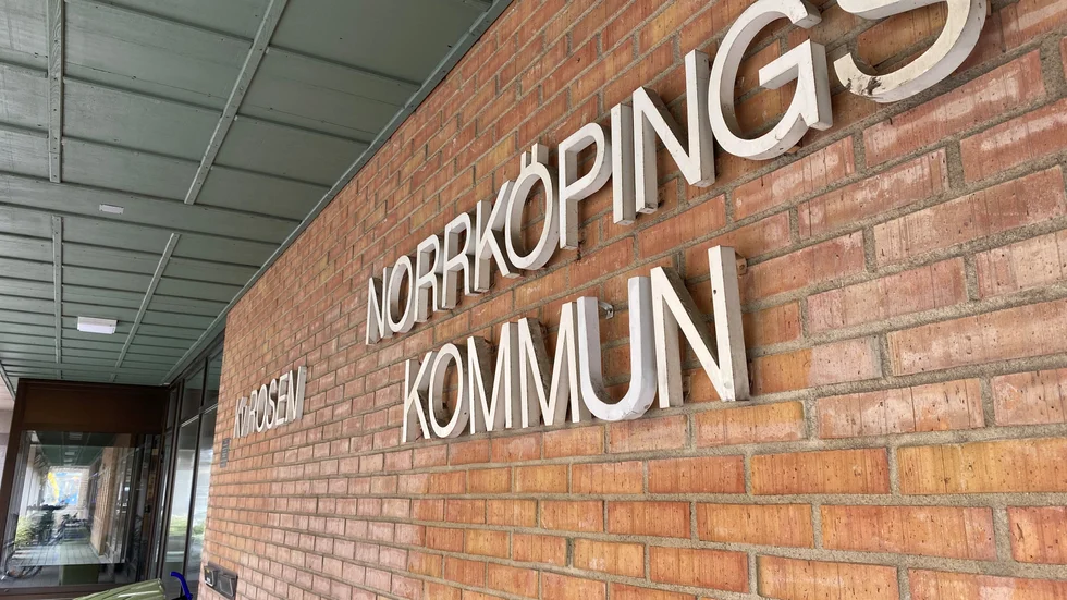 Kommunen nekade en hemlös ett bidrag på 400 kronor till ett id-kort. Förvaltningsrätten går på mannens linje och anser att han har rätt till det.