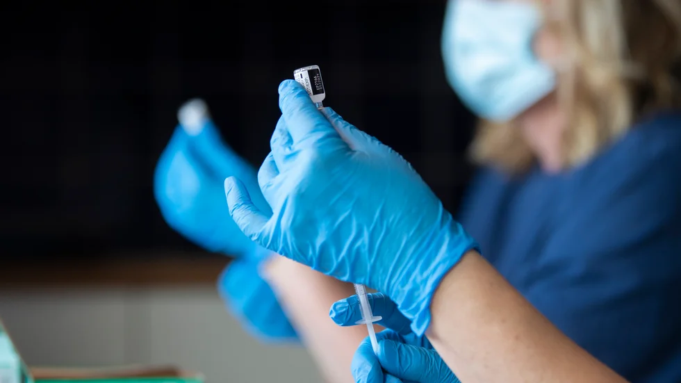 Med bättre rutiner hade det inte gått att tränga före sig i vaccinationskön.