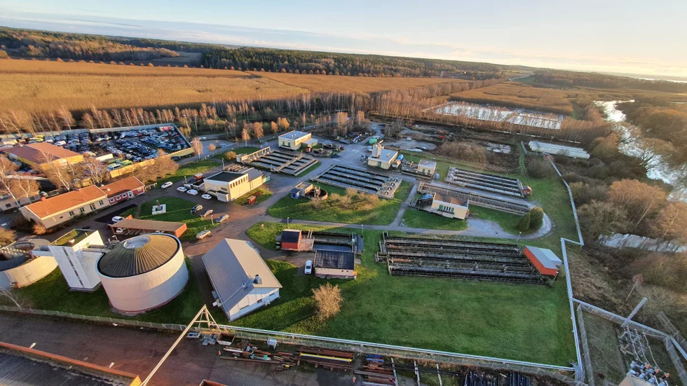 Enligt Enköpings kommun kommer det nya reningsverket att stå färdigt till hösten 2024.