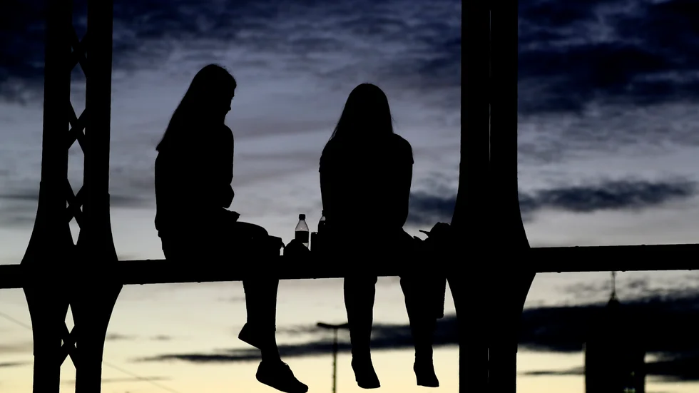 "Att utsättas för kommersiell sexuell exploatering leder till förödande konsekvenser. Utsatta visar kraftigt fler symptom på PTSD, missbruk och psykisk ohälsa. Det finns med andra ord ett omfattande vårdbehov som samhället inte lyckas tillgodose", skriver debattörerna. 