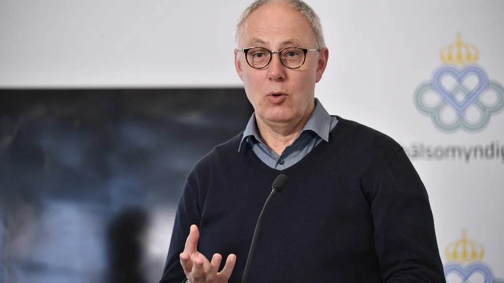 Thomas Lindén, avdelningschef vid Socialstyrelsen, berättar att Socialstyrelsen tillsammans med Statens beredning för medicinsk utvärdering (SBU) fått ett regeringsuppdrag att kartlägga de långtidssjuka med covid-19-symtom.