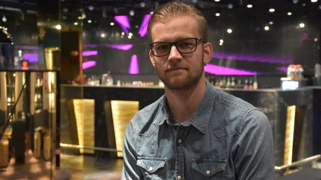  "Detta är rena katastrofen för oss. Det innebär i första hand att vi måste stänga nattklubben Holy Cow under helgerna. Vi är chockade", säger Anton Edelsvärd, på CG Bar, Allstar och nattklubben Holy Cow.