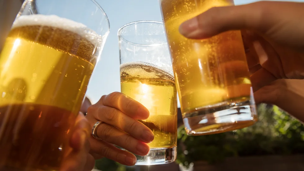 Restriktionerna lättar och mer folk rör sig ute. Det innebär ökad tillsyn från miljökontoret.