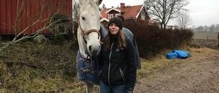 Josefin, 27, är hästarnas friskvårdscoach