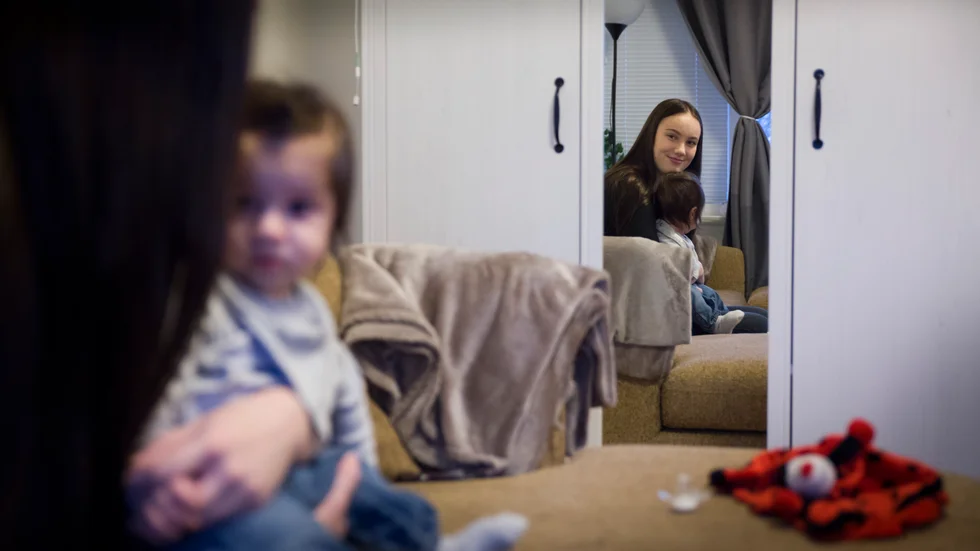 Ida Abubreika Tärning har fått en tuff start som nybliven mamma. Pandemin begränsar vilka hon träffar och gör att hon får klara sig mer själv.