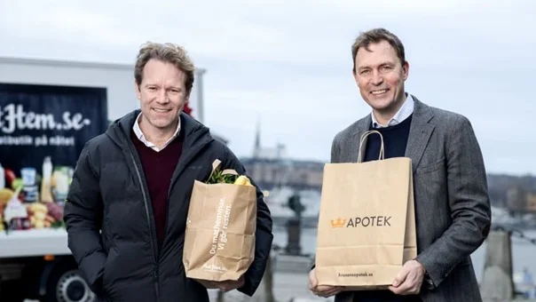 Johan Lagercrantz, vd för Mathem och Anders Torell, vd för Kronans Apotek, är glada över att ha skrivit ett nytt samarbetsavtal.