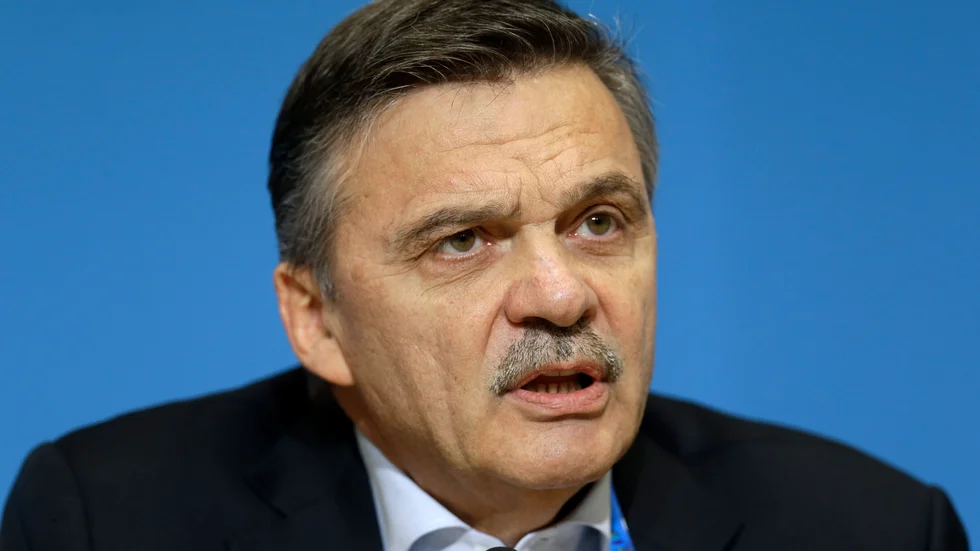Internationella ishockeyförbundets ordförande Rene Fasel har testats positivt för covid-19 och ett krismöte med Belarus president Aleksandr Lukasjenko om VM har därför ställts in. Arkivbild.