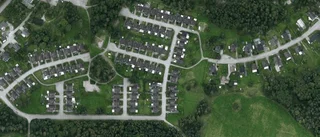 154 kvadratmeter stort kedjehus i Skogstorp sålt till nya ägare