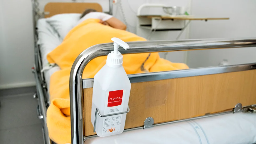 Kväveoxid skulle kunna användas som behandlingsmetod för att lindra symptom av covid-19, menar forskare.
