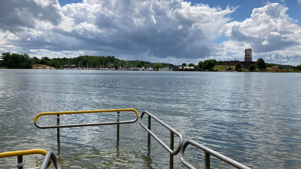 Utsikt över Slätbaken från den nya handikappanpassade bryggan. 