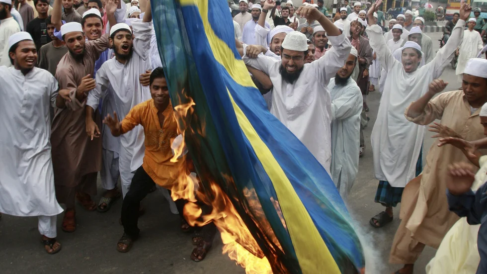 Död åt Sverige och död åt Lars Vilks var temat för den här demonstrationen i Bangladesh för tio år sedan. 
