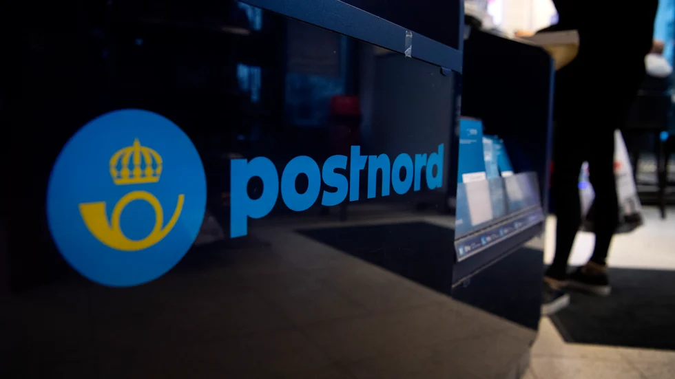 Postnord är ett skämt när det gäller att leverera paket till kunder på landet. Skriver Hasse Hedlund i Ålberga.