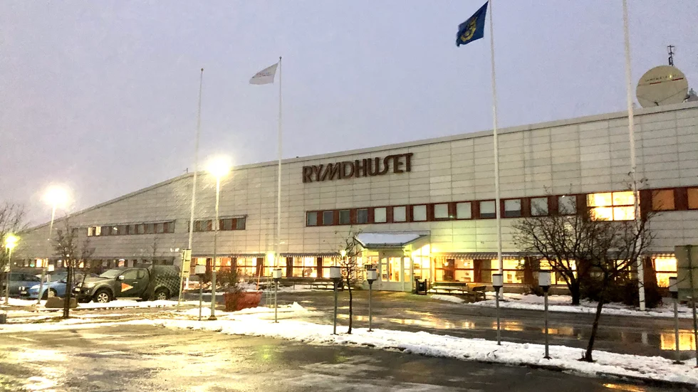 Kirunabostäder AB försöker hyra ut de stora ytor som har sagts upp efter att bland annat polismyndigheten har meddelat att de flyttar till nya centrum. 
