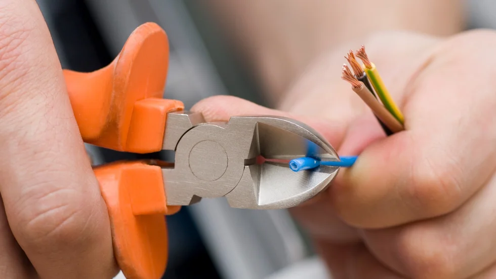 JE Scandinavia Electro AB omsatte ungefär 34 miljoner kronor senaste året.