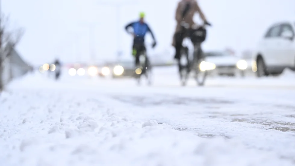 Snö är på ingång i Enköping.