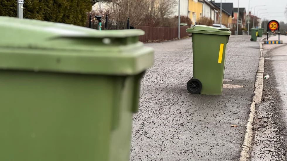 Kunderna i Röksta och Eskilshem är några av dem som får sina soptunnor tömda under lördagen.