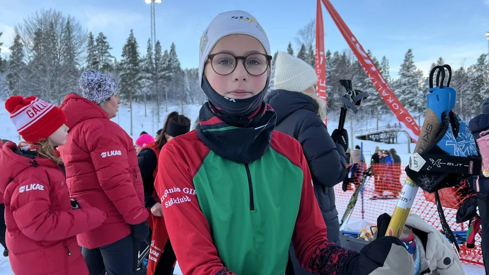 Nicolina Strand tappade skidan två gånger under loppet