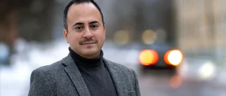 Ingenjören Rayan, 39, får inget jobb – kör nattpass i vården