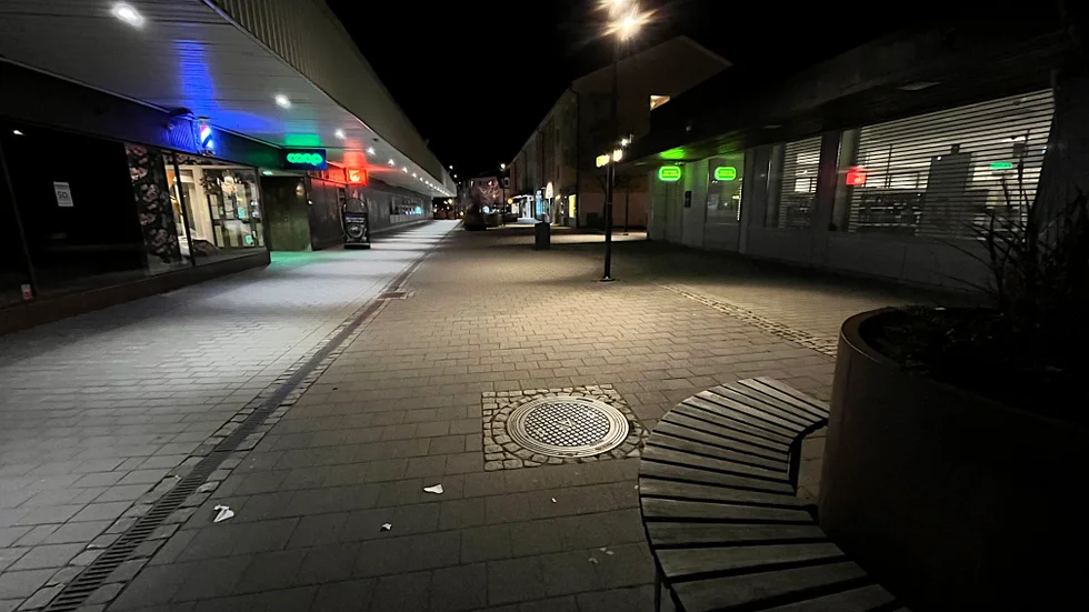 Gågatan i Hultsfred pekas ofta ut som en otrygg plats. "Vi har jättesvårt att få vanligt folk att komma ner på gågatan när det är mörkt", säger Linus Ivarsson.