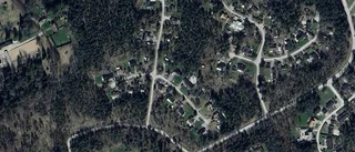Ny ägare till 100 kvadratmeter stort hus i Slottsskogen, Skokloster – priset: 1 950 000 kronor