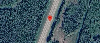 Ett körfält blockerat på grund av stillastående fordon på E4