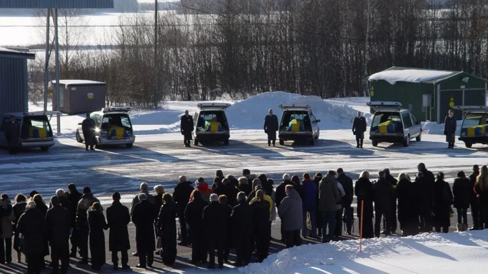 Det tuffaste var enligt Jan Bondesson dels att se när de anhöriga gick fram till kistorna och dels att se när de sedan var tvungna att gå därifrån.