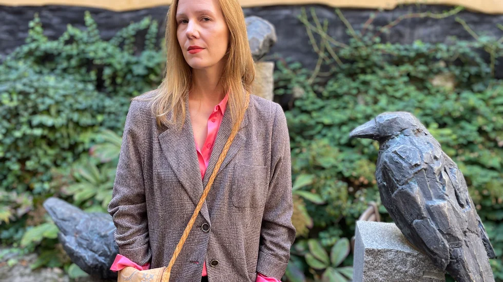 "Sjaunja" är tillkommen parallellt med många andra skrivprojekt, bland annat skriver Linnea Axelsson på en pjäs till Göteborgs stadsteater. "Dramatik är en konstform som passar mig. Jag tilltalas av det kollektiva berättandet", säger hon.