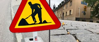 Vägarbete i innerstan påverkar trafiken – lägger gatsten