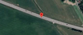 Stopp på väg 52 på grund av en singelolycka med en lastbil
