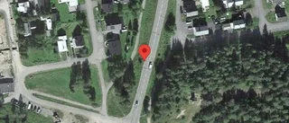 Problem i trafiken efter nedfallna träd på E45