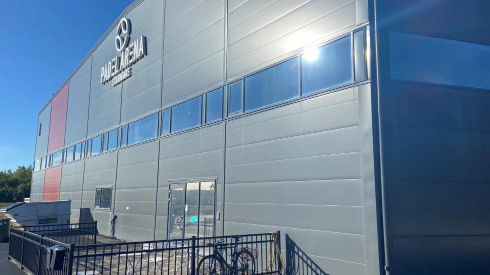 Kommunen planerar att göra om padelhallen på Larslunda IP till fritidsgård, evenemangshall och kulturscen  - det kan tidningen avslöja.