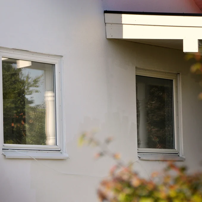 Den 58-åriga kvinnan, mamma till gängledaren Ismail Abdo, mördades i sitt hem i Brillinge.