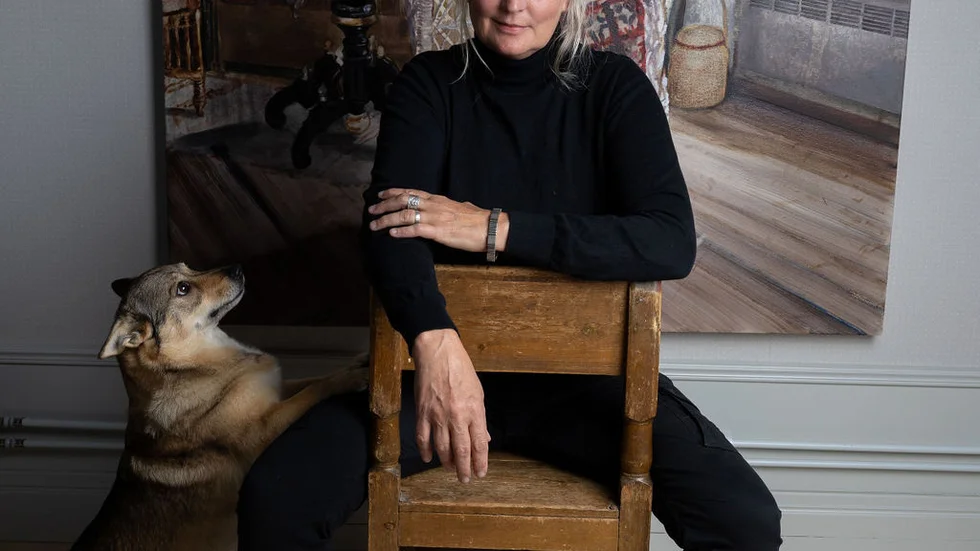 Karin Smirnoff är bosatt i Västerbotten. Hon debuterade 2018 med "Jag for ner till bror". Med "Havsörnens skrik” 2022 tog hon över efter David Lagercrantz i Millennium-serie.