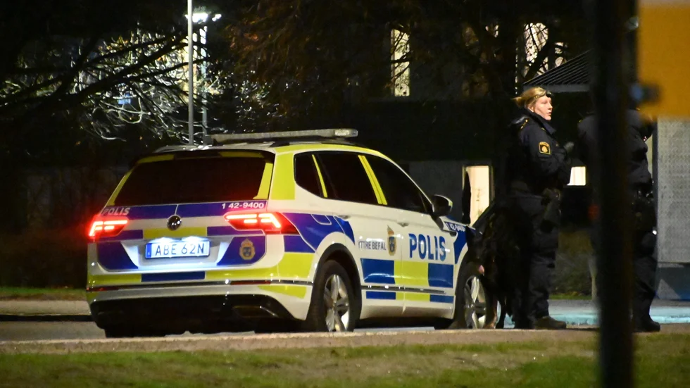 Polis är på plats i Ryd. 