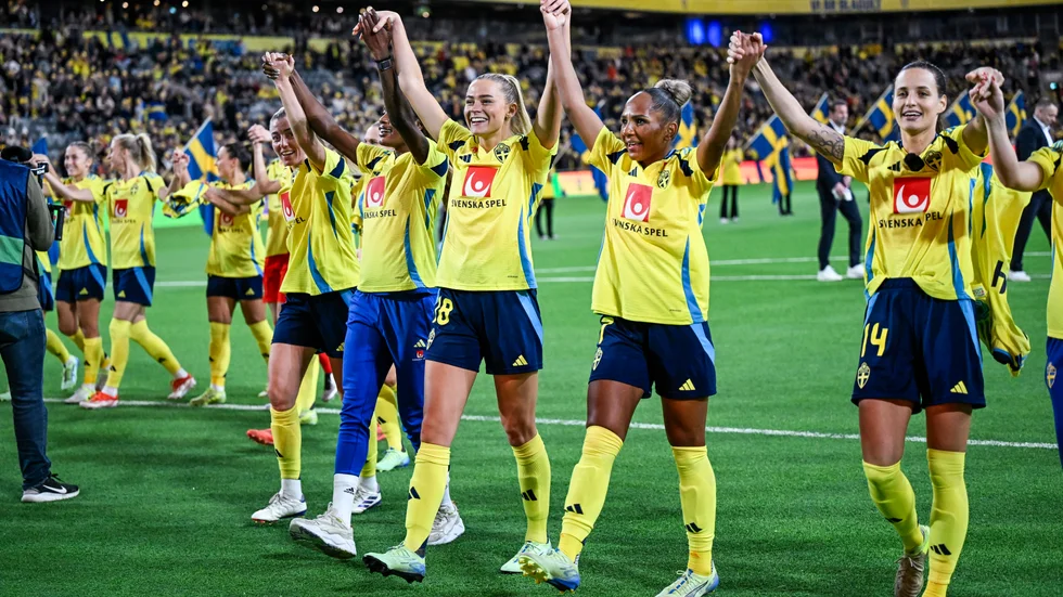 Sveriges damlandslag spelar fotbolls-EM i Schweiz i juli nästa år.