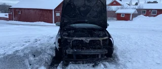 Personbil i lågor utanför Kalix – fullt utvecklad brand