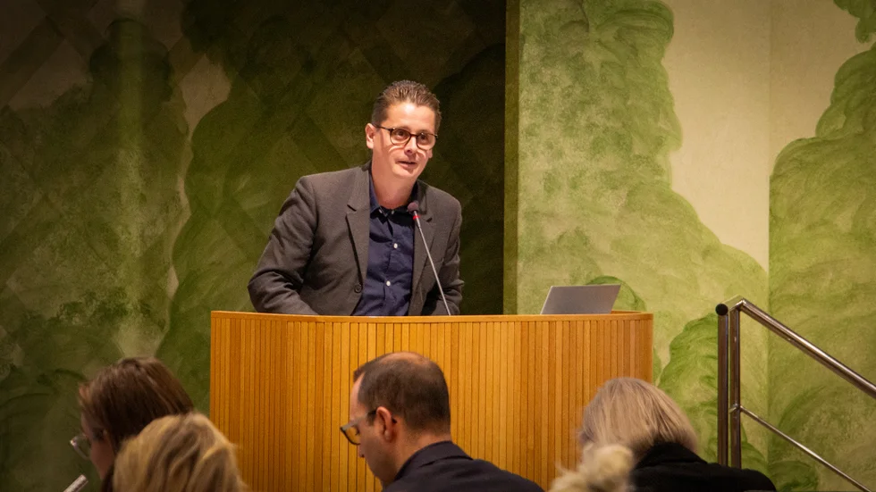 Alex Nejdemo (bilden) och Monica Holtstad stred nyligen om vem som skulle ha uppdraget som kommunalråd för Liberalerna i Kvartetten. Nu skriver de båda tillsammans en artikel om vikten av att kroka arm för att få ngot bra gjort i politiken. 