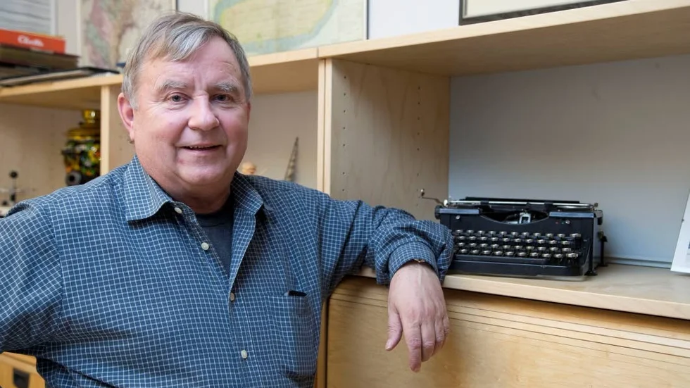 Profilen Jan Lundquist har somnat in 76 år gammal. Han var yngst på Piteå-Tidningen när han började och äldst när han slutade. Sedan jobbade han ytterligare flera år för tidningen som pensionär. (Arkivbild)