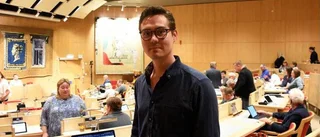 Han sågar rekorddebatten