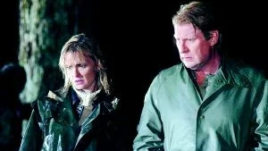 Rolf Lassgårds Wallander med kollegan Maja (Marie Richardson) i "Steget efter", som förmodligen blir Lassgårds näst sista framträdande i rollen.
Foto: SF