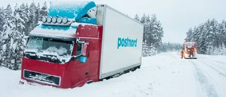 Tätt med olyckor i snöovädret