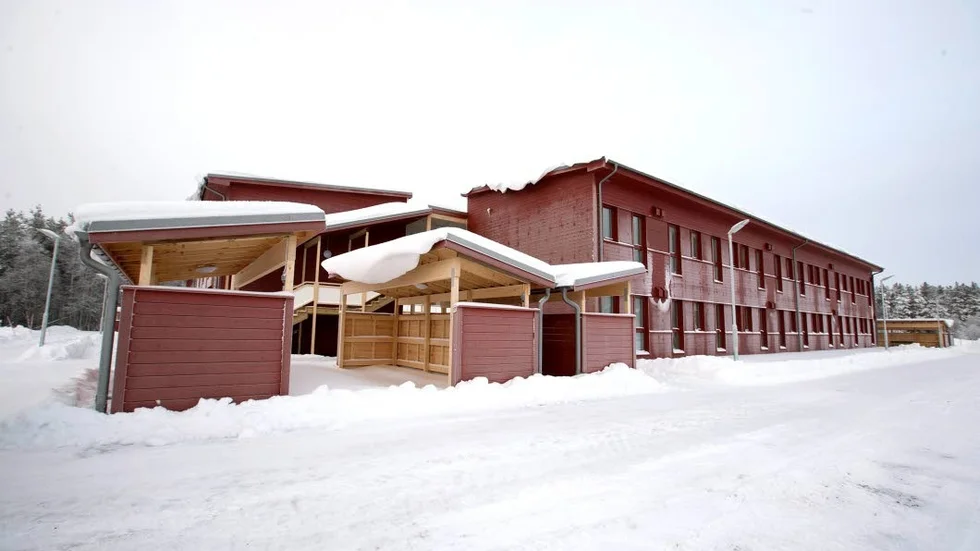 De boende i det nya gruppboendet Stadsön lever under svåra ekonomiska förhållanden, då hyra, el och avgifter uppgår till totalt 9 328 kronor, skriver Anhörig.