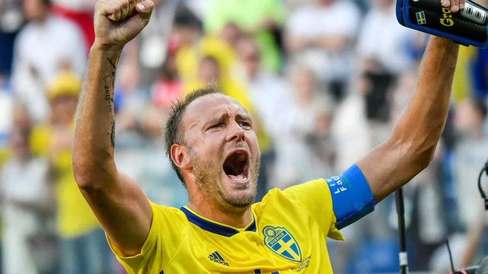 Sveriges Andreas Granqvist jublar efter segern i VM-premiärmatchen mot Sydkorea. (Arkivbild)
