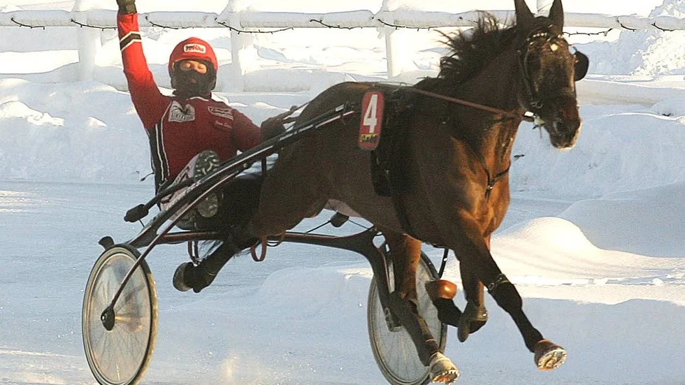 Janne Soronen brukar hitta en anledning till segergest när han besöker Bodentravet. Han kör PT-spiken Smooth Criminal.