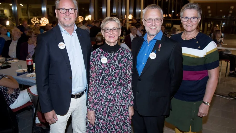 Håkan Johansson (M), Helén Lindbäck (KD), Ulf Lindström (L) och Majvor Sjölund kommer att fortsätta sitt samarbete i Allians för Piteå, trots att det är turbulent på riksplanet. (arkivbild)