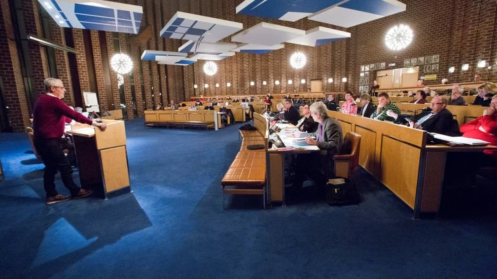 BESLUT. "I BUN sitter 13 ledamöter till skillnad från fullmäktige som har 51 ledamöter. Det får onekligen en större kraft i fullmäktige, som dessutom väljes av Piteås medborgare vid de allmänna valen. Vi menar att där kan väljarna välja bort de ledamöter som man inte vill ha." Skriver Liberalerna i sin insändare.