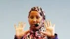 Montaha Ali Abdullahi var en av alla elever som uppträdde när Jasminskolan invigdes i lördags. En skola med inriktning islam och miljö. Foto: Henrik Witt