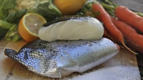 Fisk som saltas en stund före tillagning får betydligt bättre smak.  Foto: Dan Strandqvist